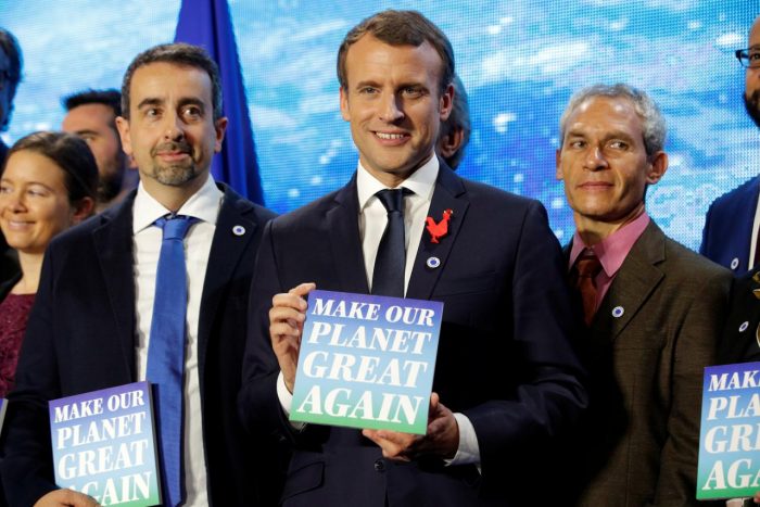 La cita, que lleva el nombre de One Planet, se realiza hoy en la capital francesa y contará con la presencia de más de 50 jefes de Estado. Donald Trump no fue invitado. Dos años después de que se llevara a cabo el histórico Acuerdo de París, la capital francesa vuelve a ser sede de una cita […]